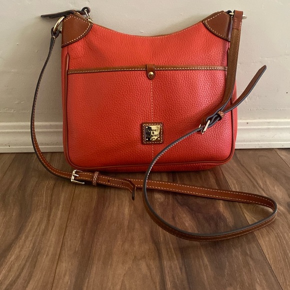 Clementine DOONEY & BOURKE pebble leather crossbody purse with adjustable strap - Picture 1 of 5